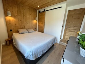 2 室のベッドルーム、WiFi (無料)