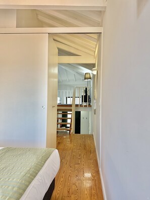 1 habitación, tabla de planchar con plancha, wifi gratis y ropa de cama 