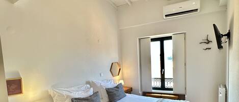 Bügeleisen/Bügelbrett, kostenloses WLAN, Bettwäsche