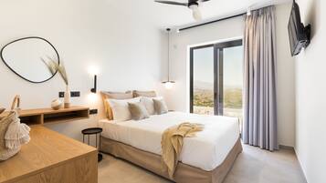 3 bedrooms, in-room safe, iron/ironing board, travel crib