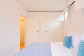 1 chambre, fer et planche Ă repasser, Wi-Fi gratuit, draps fournis