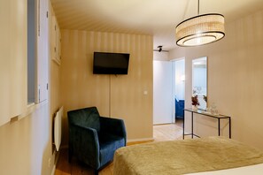 1 bedroom, iron/ironing board, free WiFi, bed sheets - Live as a Local - 1 Bedroom Ap for 3 - Vitoria 419 (Oporto)