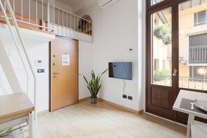 Interior - GuestHost - Duplex with balcony on 2 levels Milan-C.so Magenta (Milano)