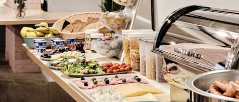 Tägliches nach Wunsch zubereitetes Frühstück (54 PLN pro Person)