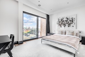 2 bedrooms, desk, iron/ironing board, free WiFi - Rooftop Penthouse in the heart of London (London)