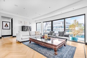 Smart TV, computer monitors, printers - Rooftop Penthouse in the heart of London (London)