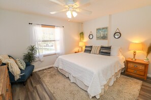 2 chambres, fer et planche à repasser, Wi-Fi gratuit, draps fournis