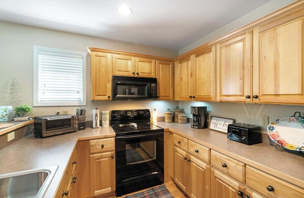 غسالة أطباق، ماكينة لصنع القهوة/الشاي، مستلزمات طهي/أطباق/أوعية