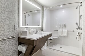 Suite, 1 letto king, accessibile ai disabili (Roll-In Shower) | Doccia