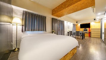 Presidential Room | Desk, soundproofing, free WiFi, bed sheets