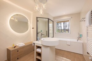 VIP cottage 4 personnes | Badezimmer | Handtücher, Seife, Shampoo, Toilettenpapier