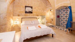 5 bedrooms, iron/ironing board, free WiFi, bed sheets - Sulda Brill    Holiday Home (In-Nadur)