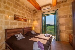 3 quartos, ferros/tábuas de passar roupa, Wi-Fi de cortesia