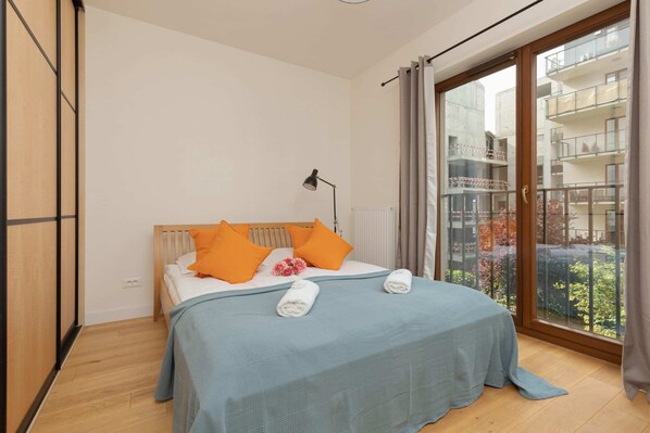 1 bedroom, desk, iron/ironing board, WiFi