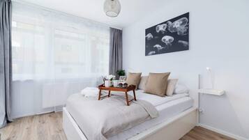1 bedroom, desk, WiFi, bed sheets