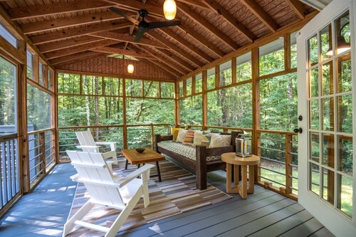 Edge of the Woods | 4 Bed, 2 Bath