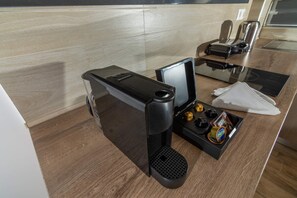 Kaffee und/oder Kaffeemaschine