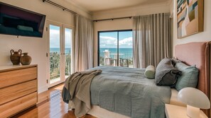 4 bedrooms, Internet, bed sheets - Villa Sunshine - 200m to beach, ocean views, 5mins to Hastings St (Sunshine Beach)