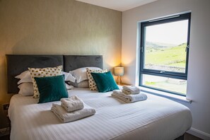 2 bedrooms, Egyptian cotton sheets, Internet - A llyn peninsula that sleeps 4 guests  in 2 bedrooms (Nefyn)