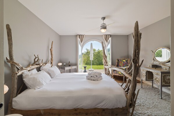 2 chambres, bureau, Wi-Fi, draps fournis