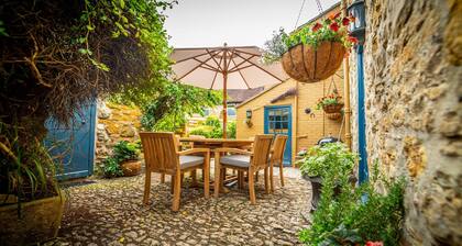 A babbacombe & sherborne that sleeps 6 guests  in 3 bedrooms