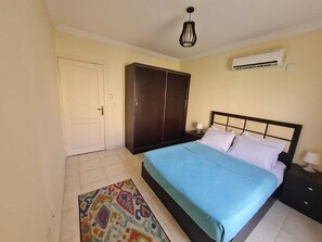 2 bedrooms, iron/ironing board