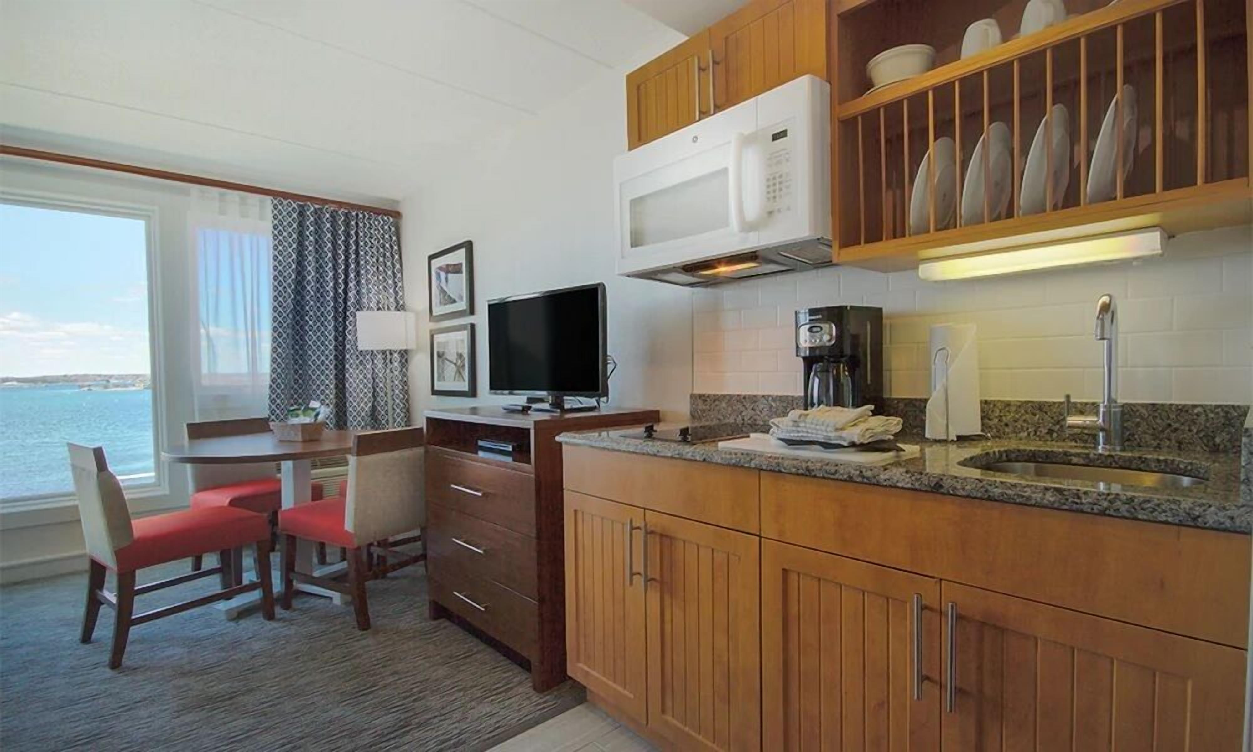 Newport's Wyndham Inn on the Harbor-1BR Suite