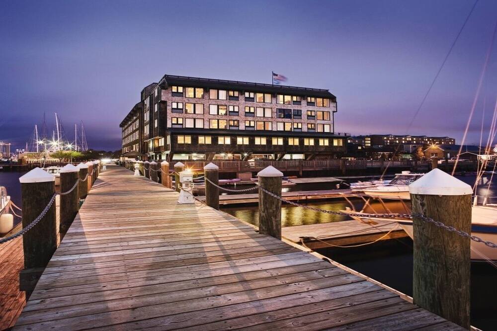 Wyndham Inn on Long Wharf 1 BR Suite w/. pool, gym & more