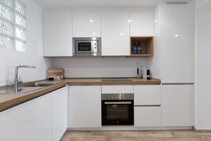 Fridge, microwave, oven, dishwasher - Holiday Home 'Casa La Puente' with A/C (Mijas)