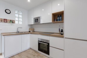 Fridge, microwave, oven, dishwasher - Holiday Home 'Casa La Puente' with A/C (Mijas)