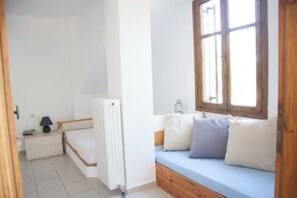 2 chambres, fer et planche Ă repasser, Wi-Fi gratuit, draps fournis