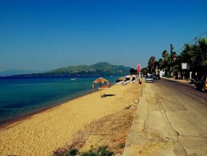 Beach nearby - Apartment 'Maria's House 2' with Mountain View, Wi-Fi and Air Conditioning (Evias)