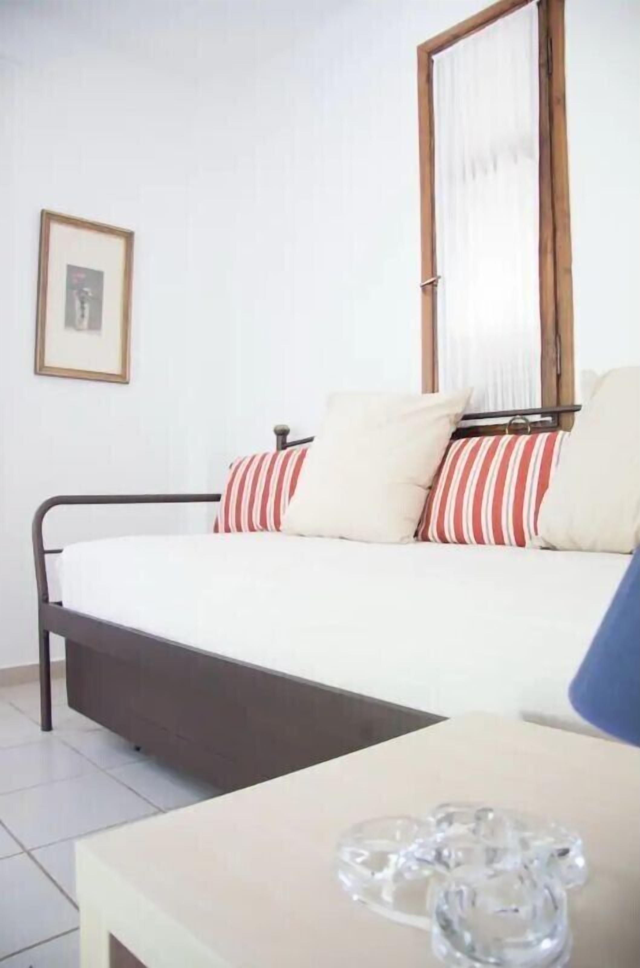 2 dormitorios, tabla de planchar con plancha, wifi gratis y ropa de cama