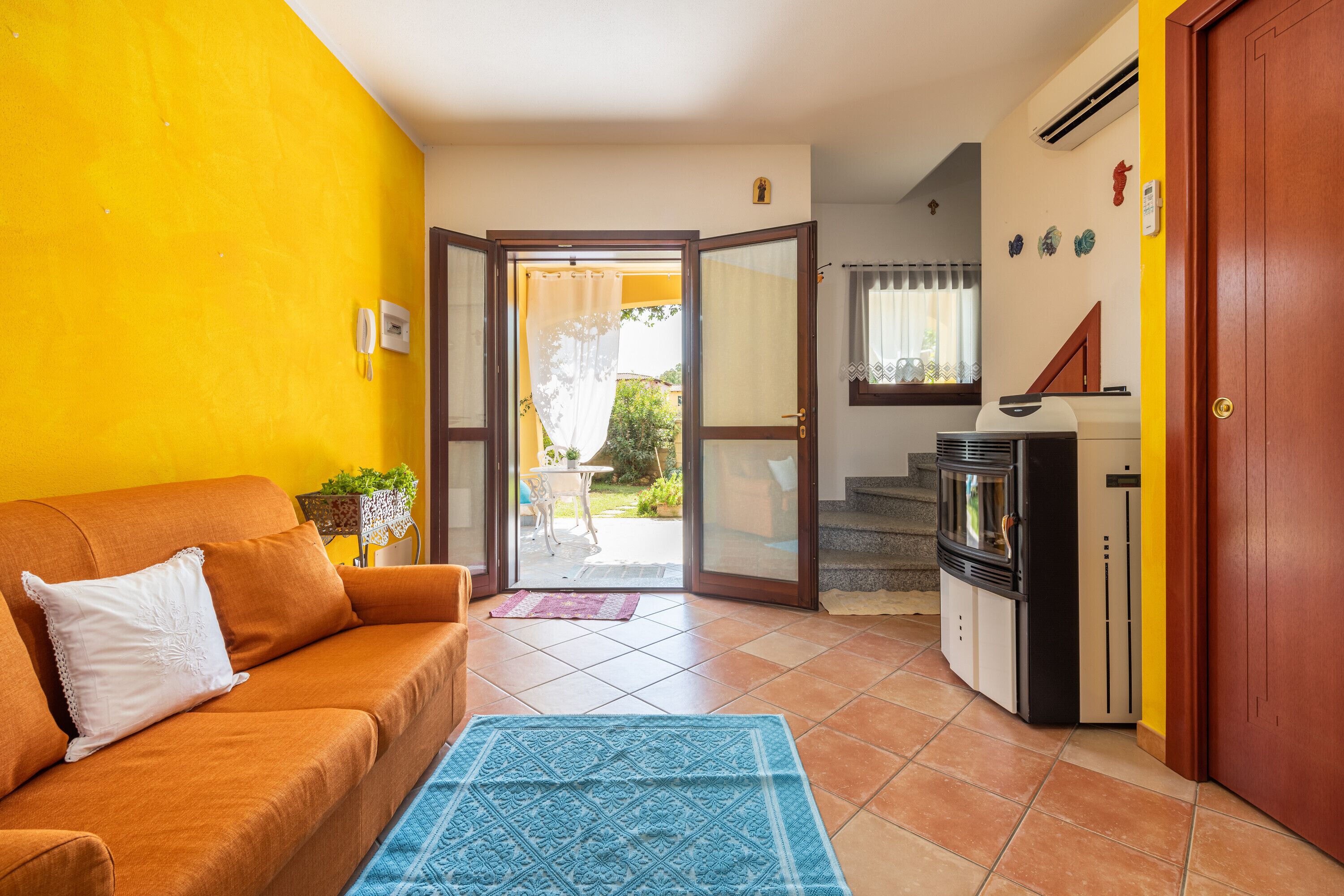 "Villa Ginny e Clari" con vista sulle montagne, terrazza e aria condizionata