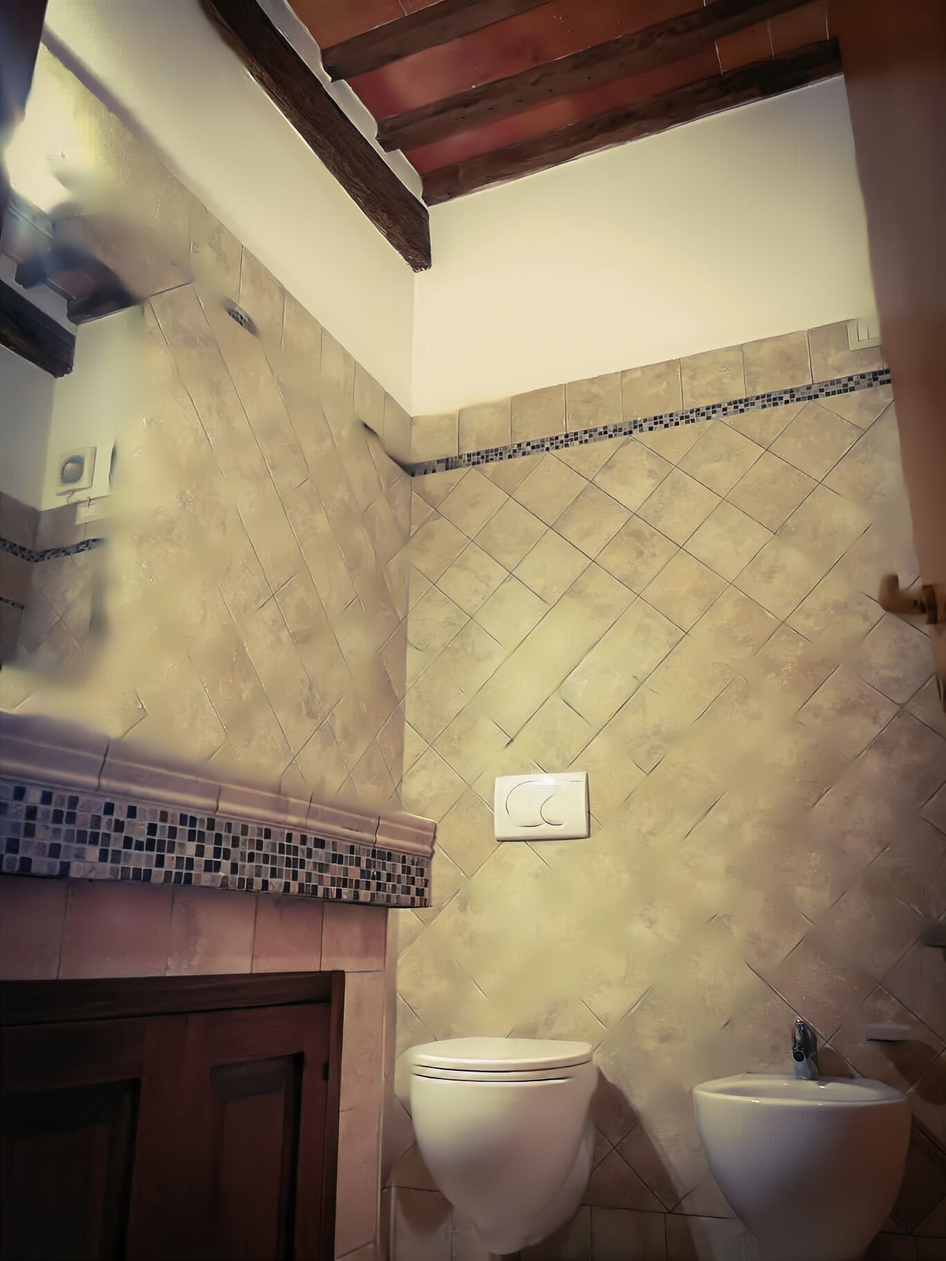 Doccia, asciugacapelli, bidet, asciugamani