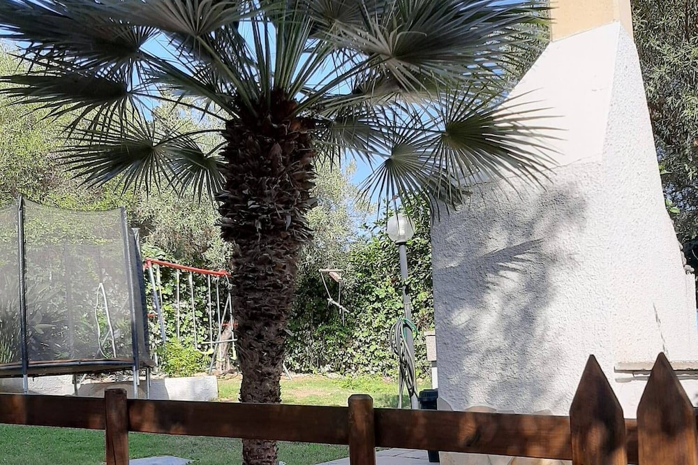Villa "Rosi" con vista sulle montagne, giardino privato e terrazza privata