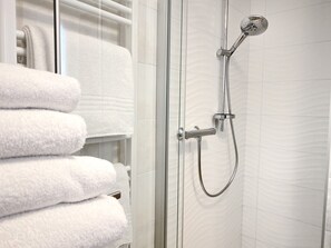 Shower, towels