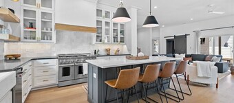 The Weekender House - Pool - Downtown