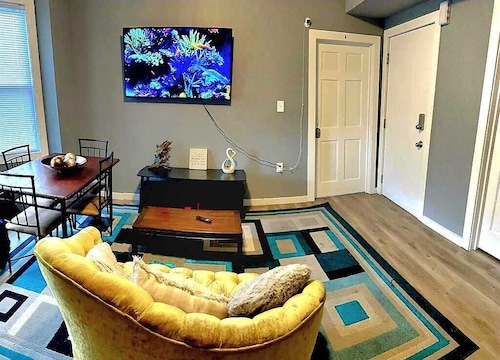 4Bdrm and 2battrm centrally located in Newark close to NY/EWR/Berth Israel Hosp