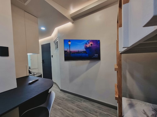 Modern, value for money apartment near the city