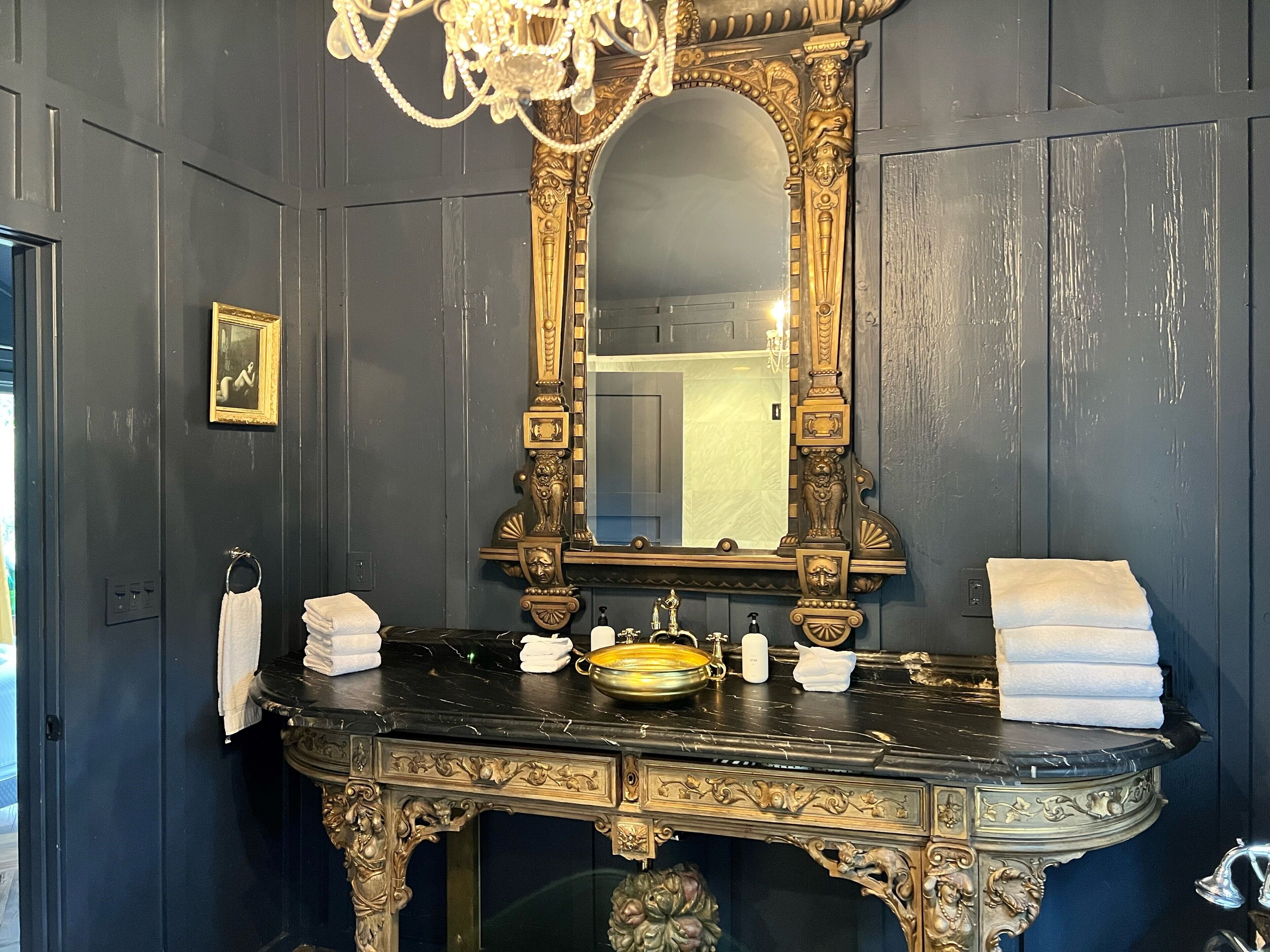 Bungalow with Cedar Hot Tub