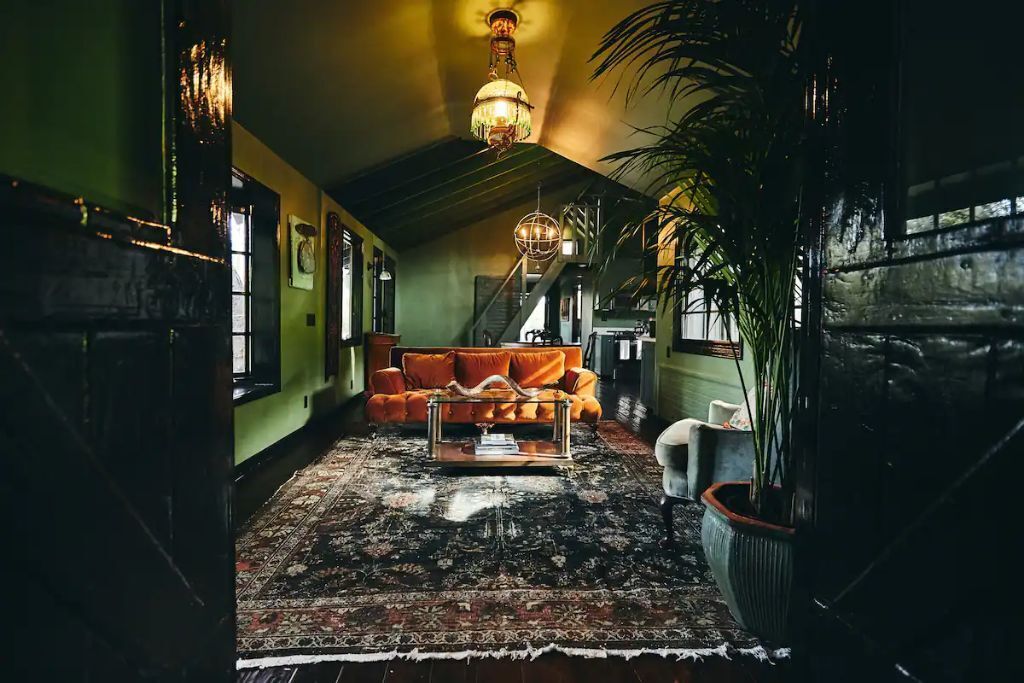 The Gate house Cabin with Cedar Hot Tub