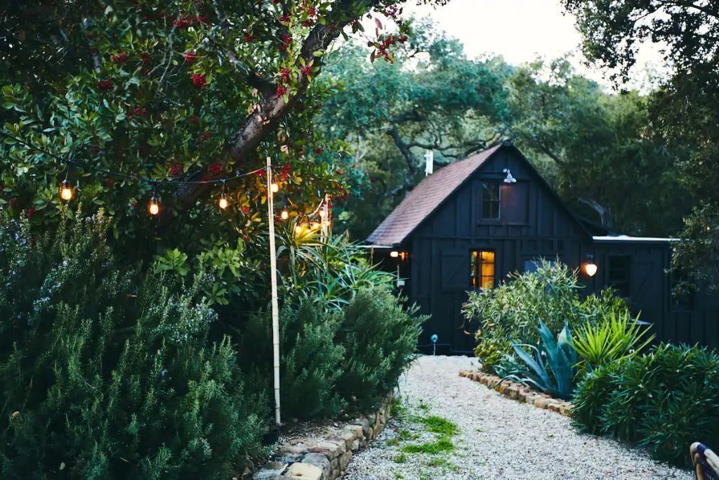The Gate house Cabin with Cedar Hot Tub