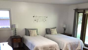 4 bedrooms, desk, iron/ironing board, free WiFi