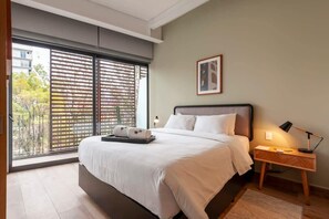 2 habitaciones, tabla de planchar con plancha, cuna de viaje y wifi 