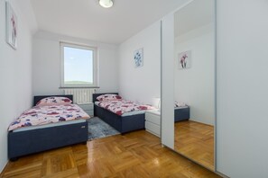 2 soverom, strykejern/-brett, wi-fi og sengetøy