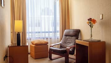 Studio Suite Superior, 1 giường cỡ king | Két bảo mật tại phòng, trang trí khác biệt