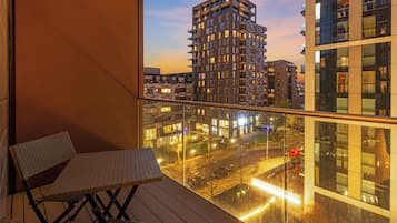 Standard Apartment, 1 Bedroom, Non Smoking, Kitchenette | Balcony