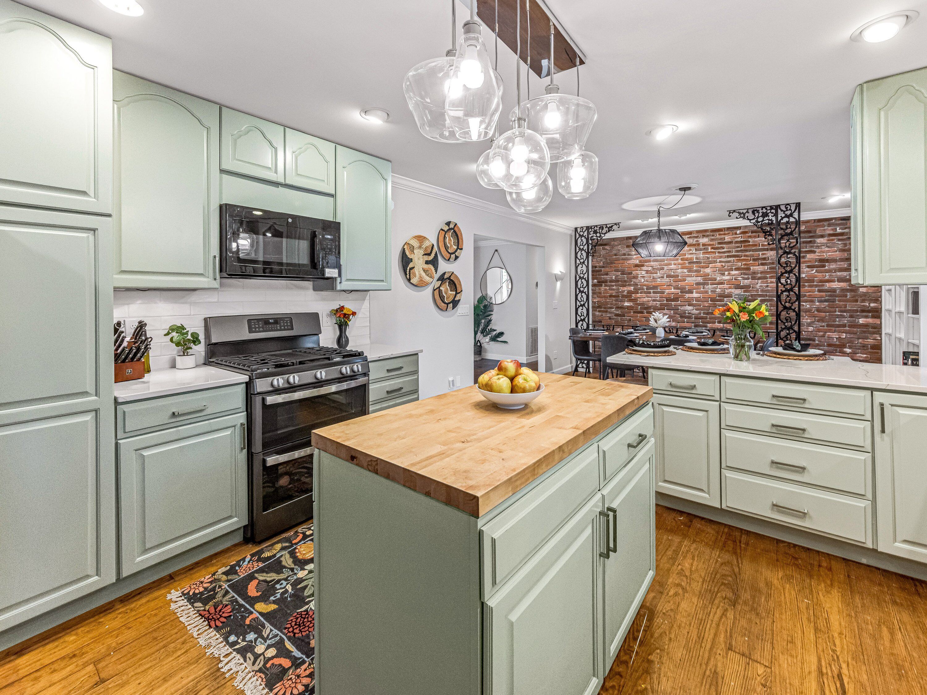 冰箱、微波炉、烤箱、炉灶