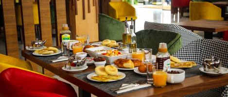 Desayuno buffet incluido todos los días